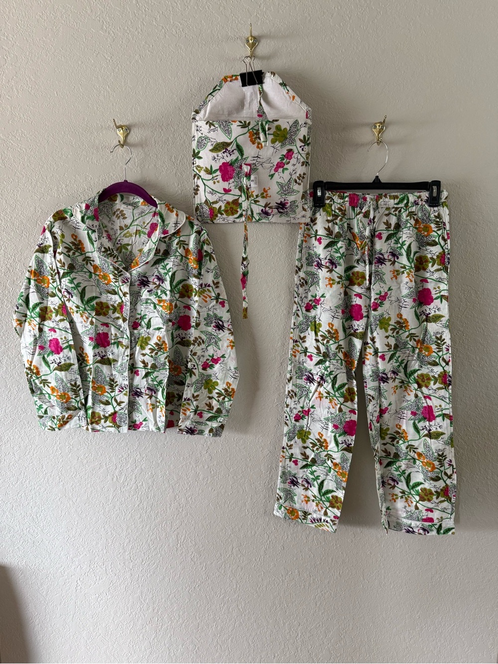 NWOT Classic Women’s Two-Piece Pj Sets Plus Bag SIZE S Colorful Floral Cotton